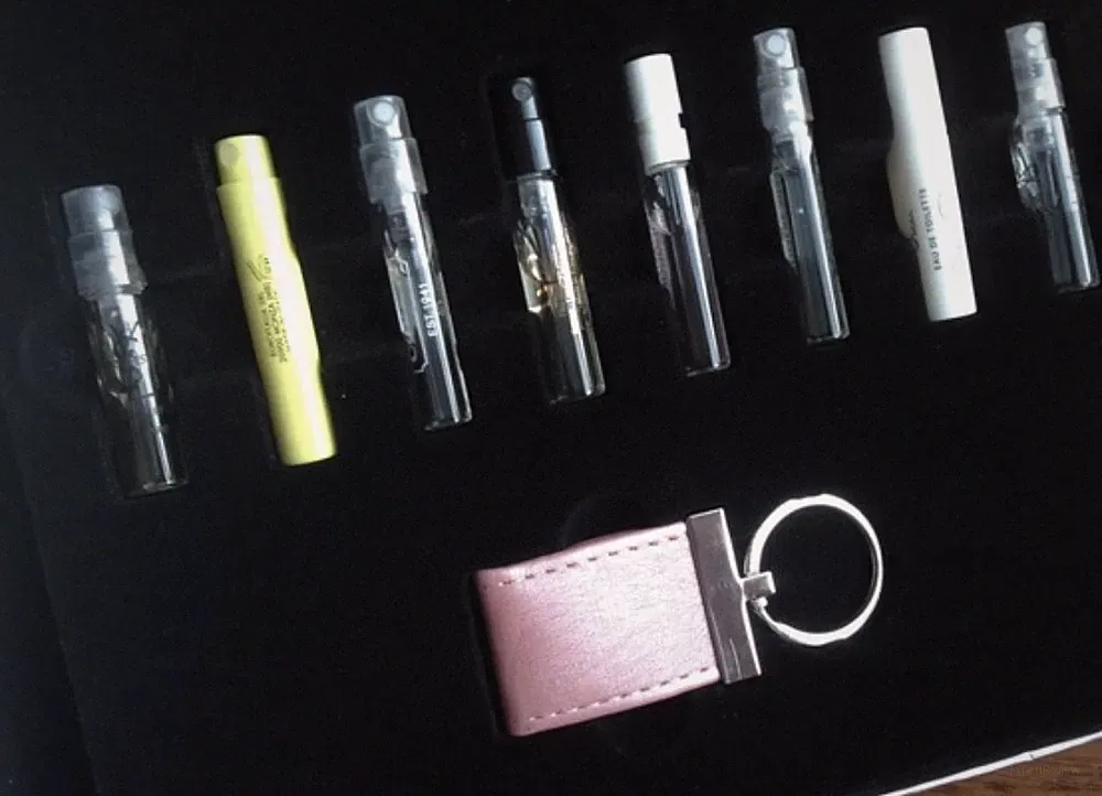 8x Mini Travel Spray Fragrance Gift Set