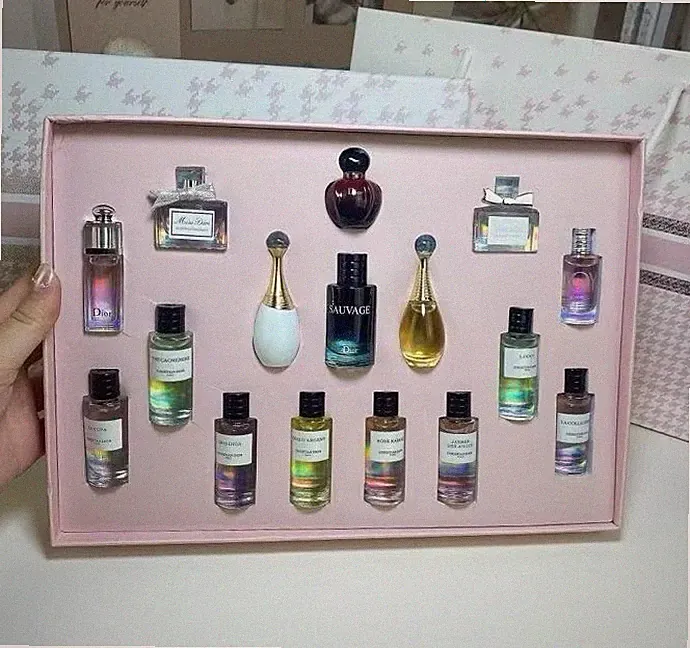 Christian Dior 16-Piece Mini Perfume Gift Set